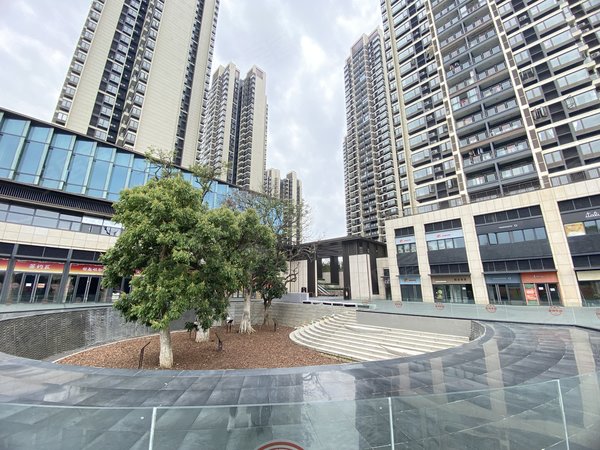 深圳坪山坪山润樾山花园影视城,碧湖片区,精装4房,随时拎包入住,业主