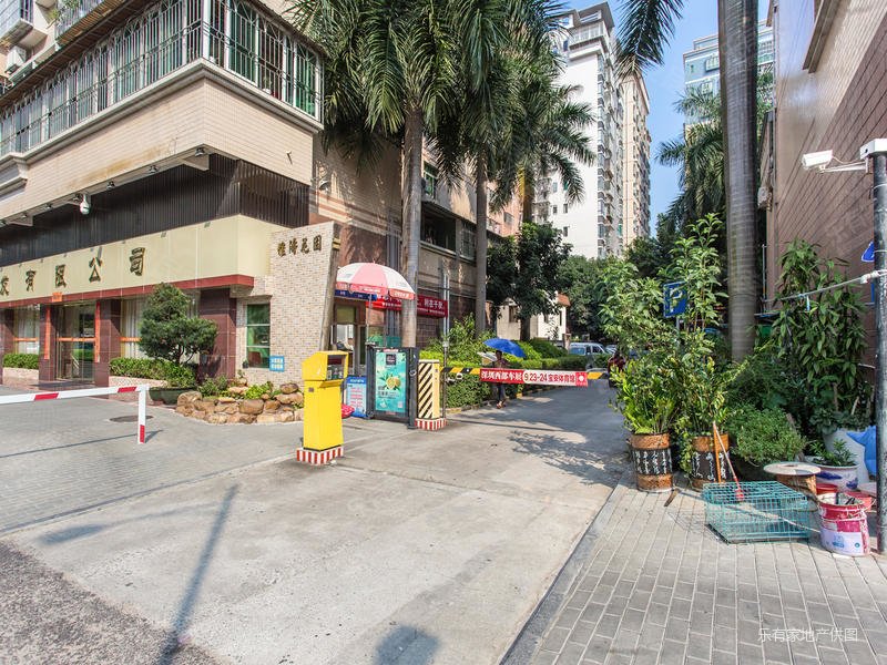 笋盘宝安西乡坪洲地铁口雅涛花园三房诚心出售价格可以谈