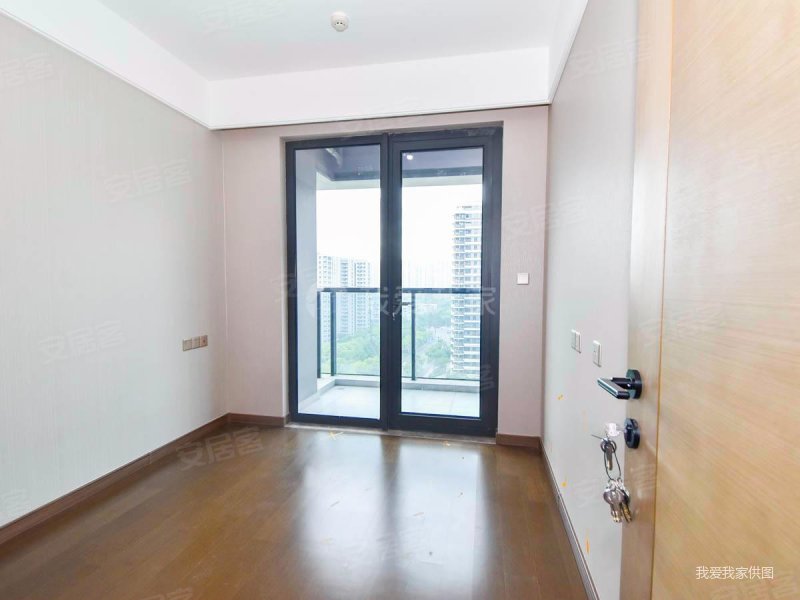 中楼层无遮挡,经典三房,房东诚心出售,方便看房,潮起云上府二手房,385