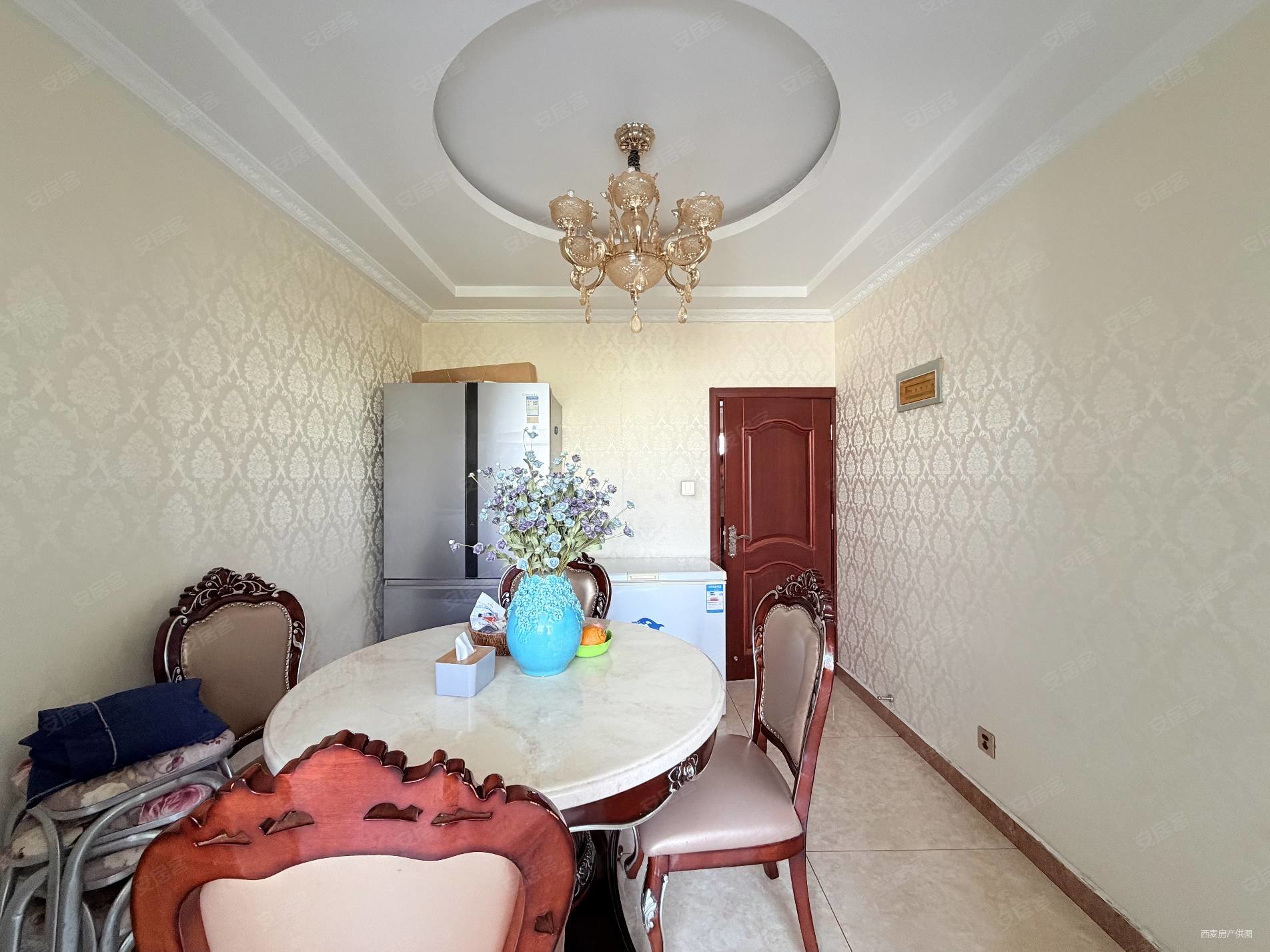 宁景苑3室2厅2卫146㎡东西249万