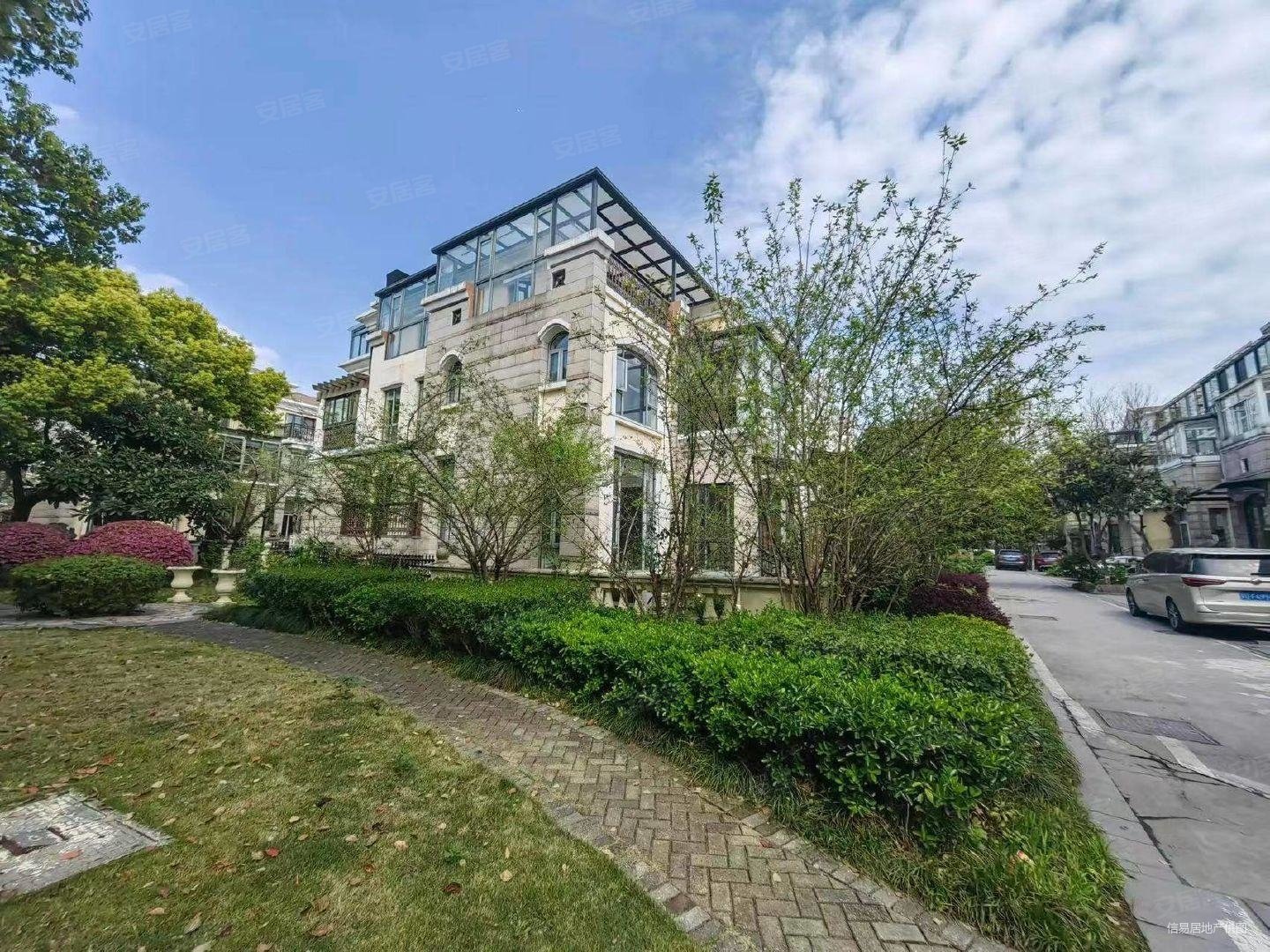 网>苏州二手房>工业园二手房>湖东二手房>中海半岛华府(南区别墅)>