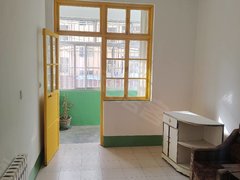 沂源城区银座五小成和商厦附近2楼三室空房白酒厂家属楼随时看房入住长租价格出租房源真实图片