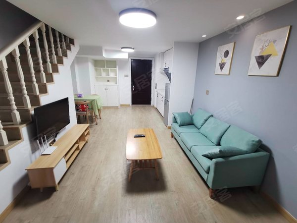 杭州桐庐桐庐城区顺发富春峰景(商业)富春公馆单身公寓 朝南利时滨江