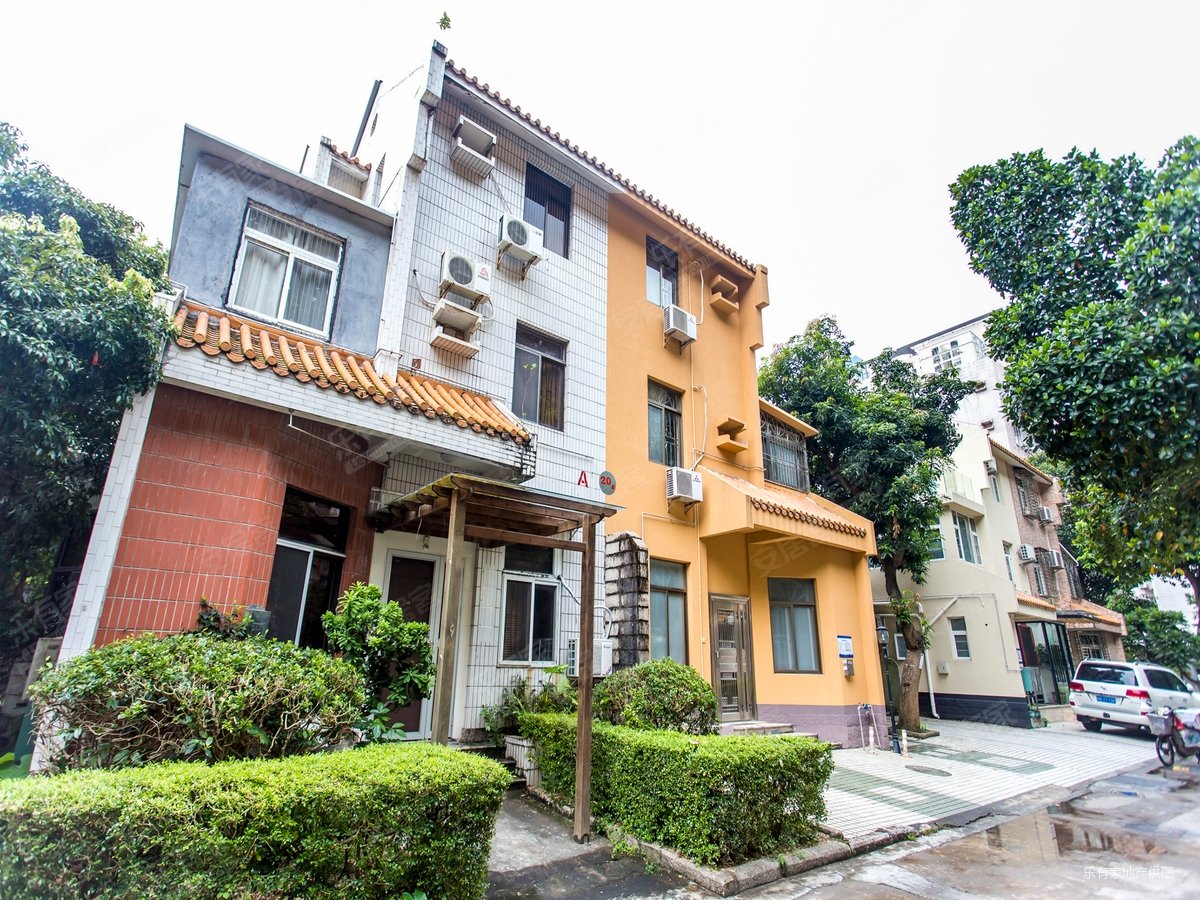 往世的华章 南山学府路南桥新村 别墅 3层楼高 仅需1600,学府路华侨