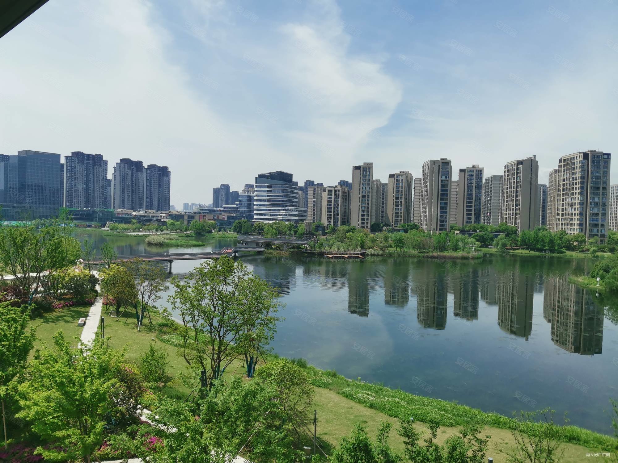 星湖湾一线湖景房 楼层好 位置佳 看房有钥匙 房东诚心出售