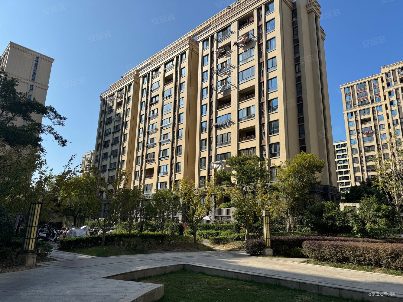 双南房电梯好楼层满五年次新小区,,正荣御首府(公寓住宅)二手房,198万