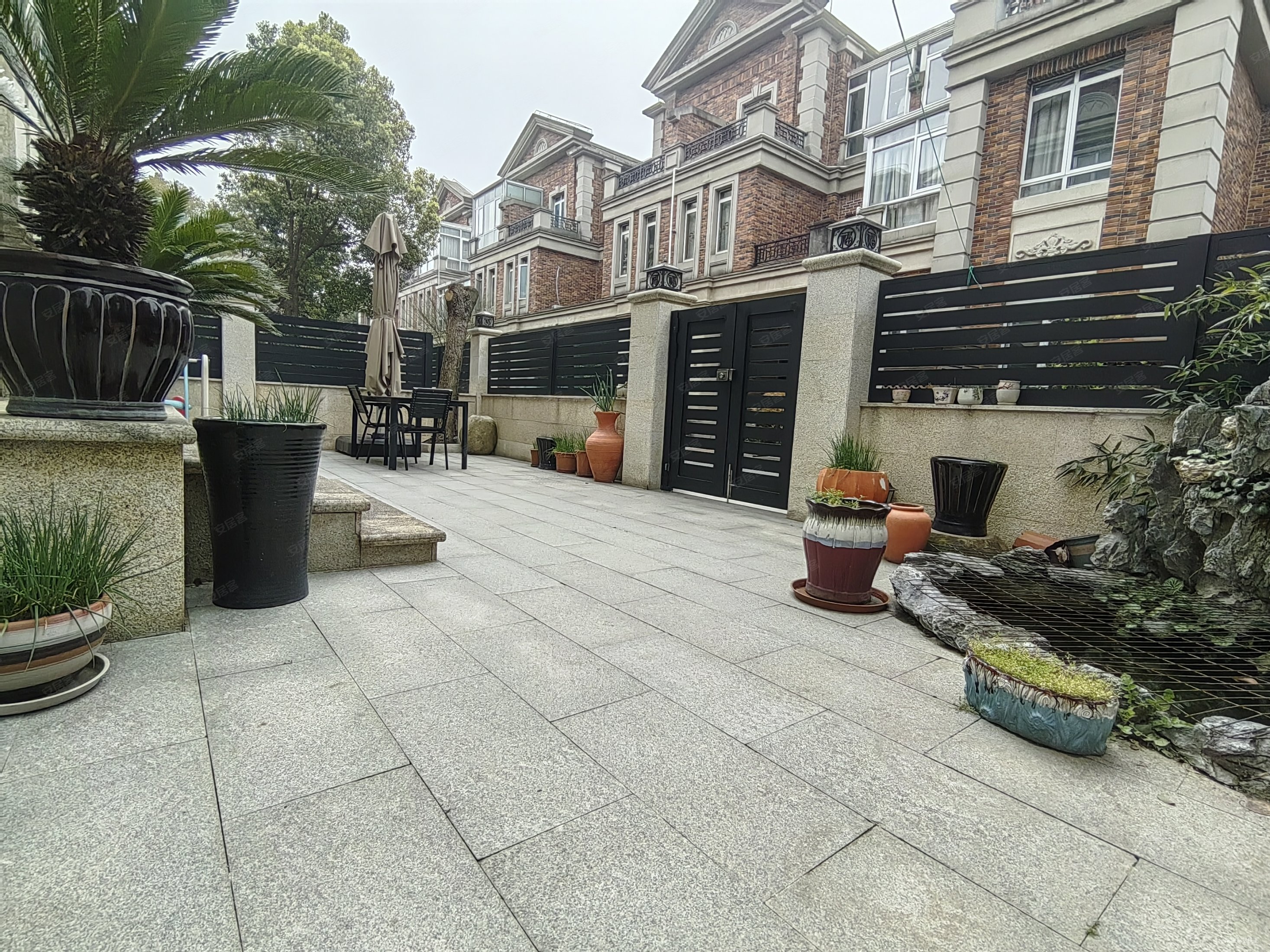 中海悦府(别墅)4室2厅4卫231㎡南北1080万