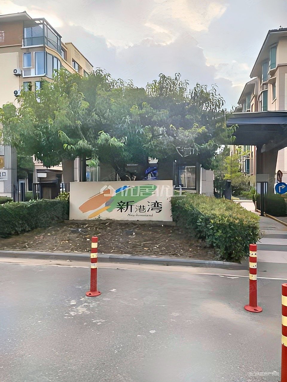 新港湾南北通透交通便利精装可拎包入住商品住宅