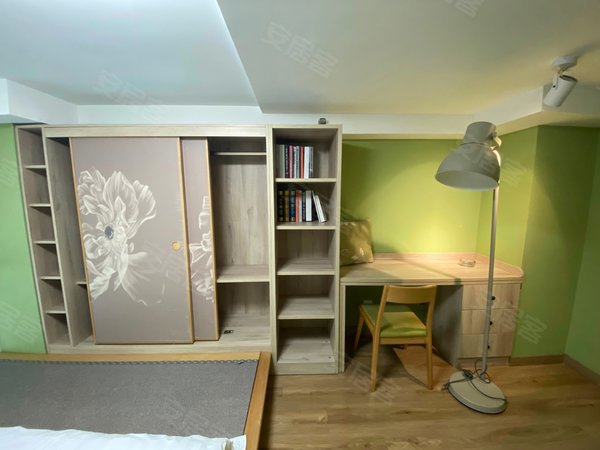 大连沙河口星海湾星海凯泰铭座凯泰铭座一室一厅!实拍!