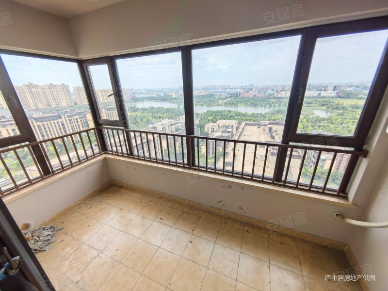 近地铁 商品房 中间好楼层 南北通透 双卫 楼龄新,绿地海德公馆二手房