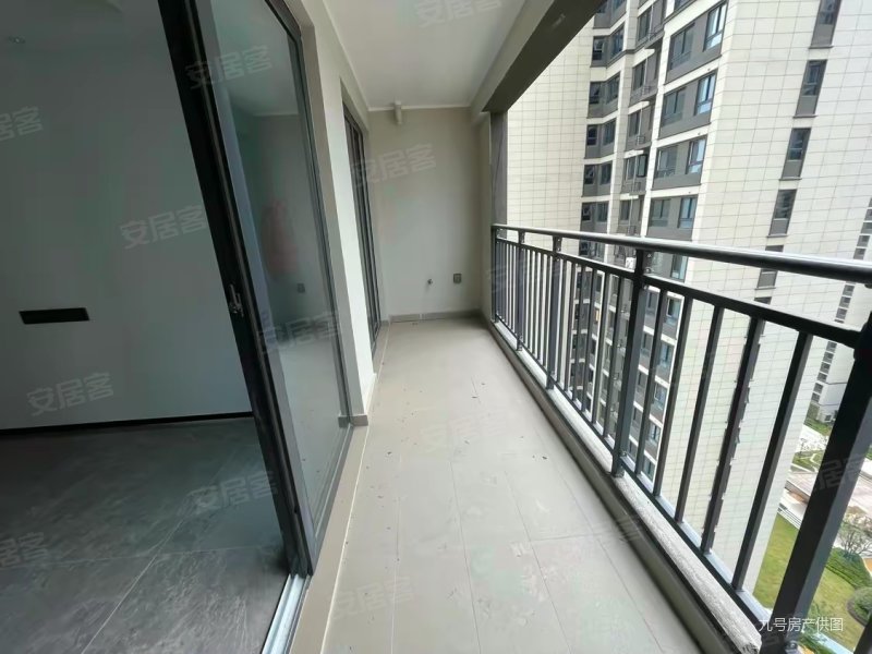 美的天誉 双卫精装 次新房 南北通透 高楼层视野好 交通便利