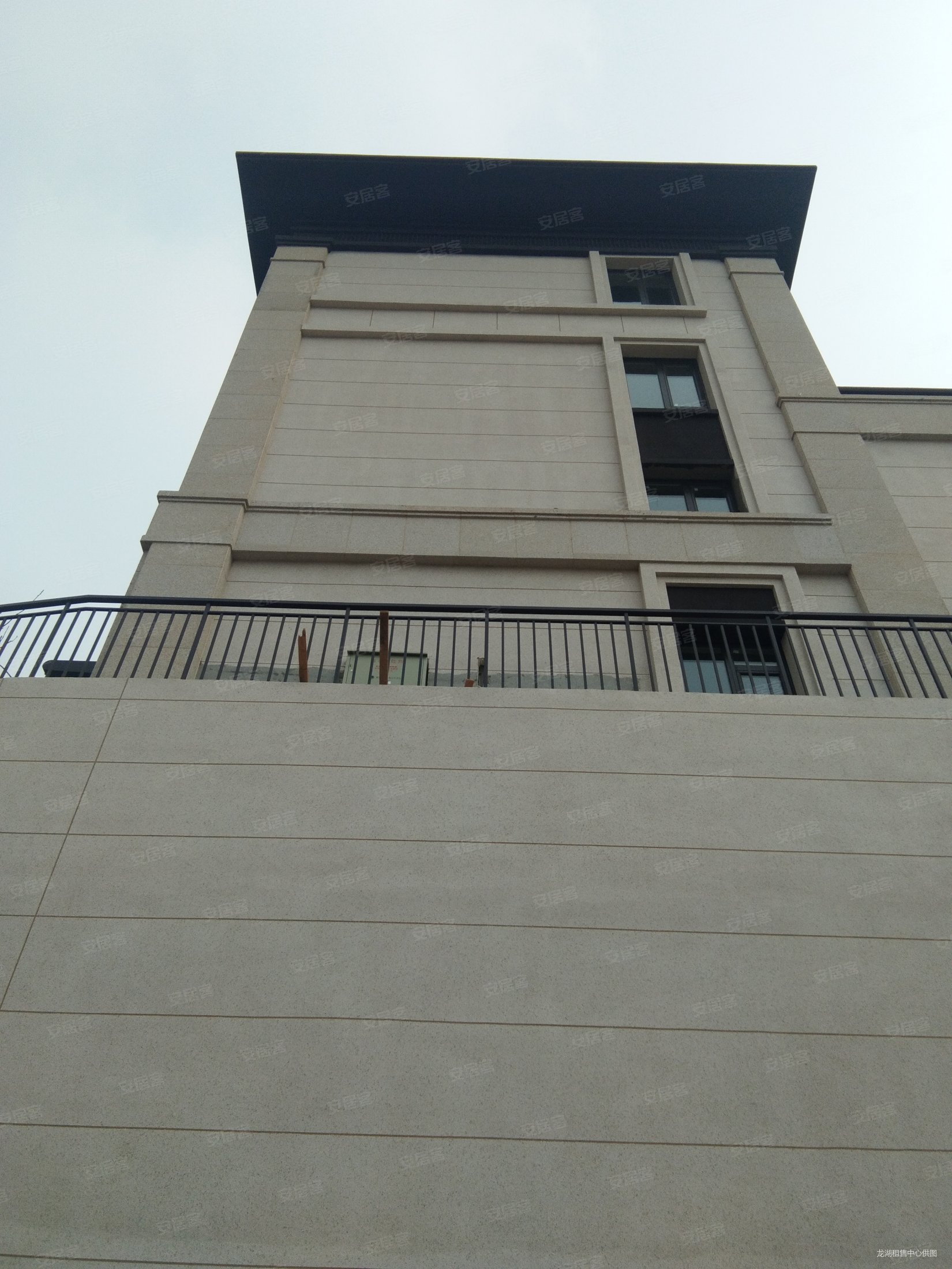 大连龙湖天琅2室3厅3卫134㎡南北490万