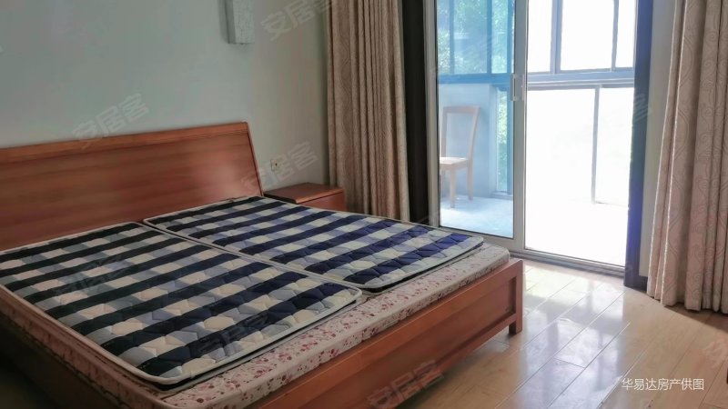 万达旁鑫城国际精装三室 户型通透 房东诚意急售