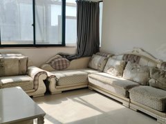 扬中扬中市区市中心怡景3楼，三室两厅一卫，精装，年租金15万出租房源真实图片