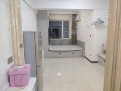 凤城凤凰大街凤城城区新东方大厦！精装一室一厅！年租包物业网费！随时看房！出租房源真实图片