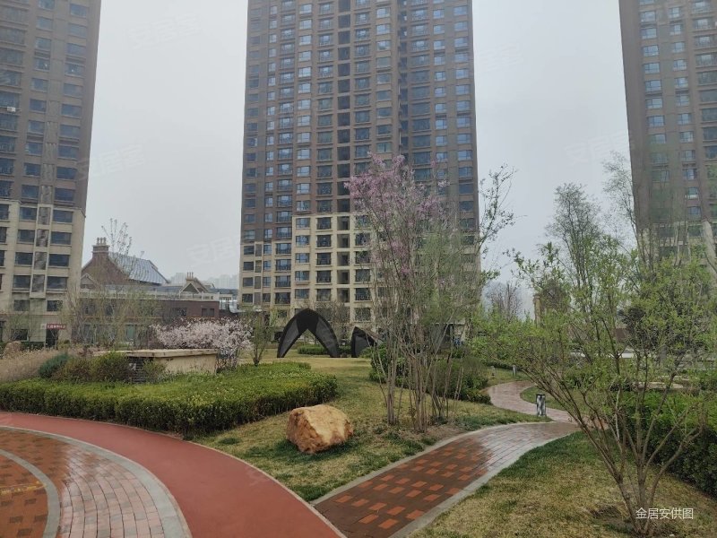 奥体中心地铁口 标准三室两厅 南北通透 精装修