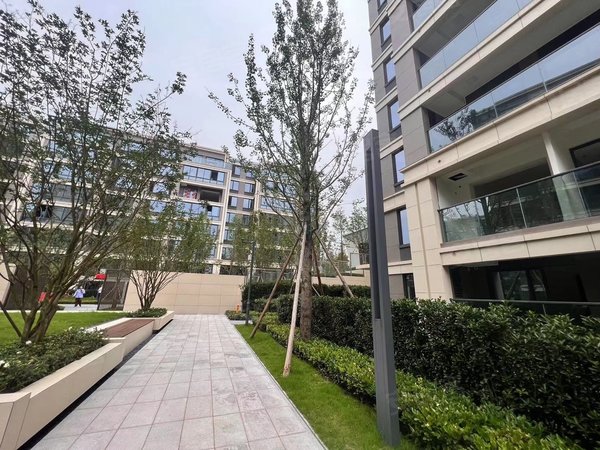 重庆渝北中央公园金科美的原上c组团数八门口精装洋房,小区环境好出租