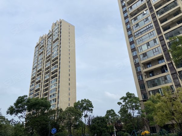 潜江泰丰园林青广场碧桂园珑悦碧桂园珑悦 3室2厅2卫 电梯房 135平 精