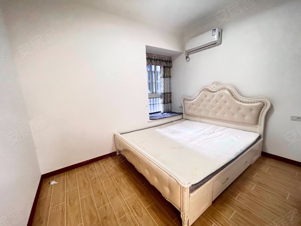 重庆潼南潼南城区四方花园凉风亚广场附近精装1室出租,家具家电齐全