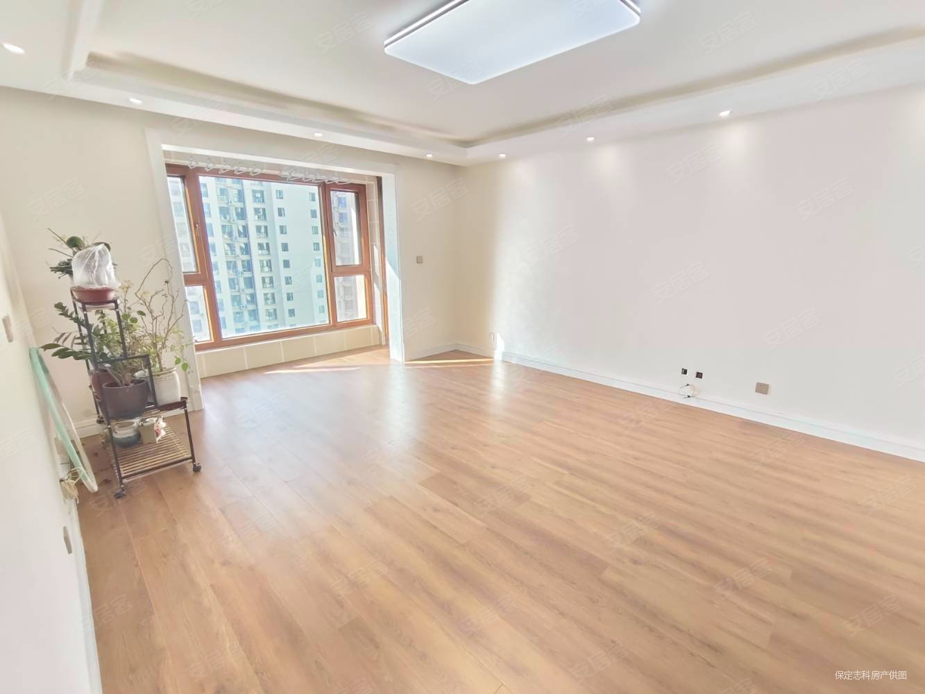 源盛嘉禾B区4室2厅2卫158.5㎡南北132万