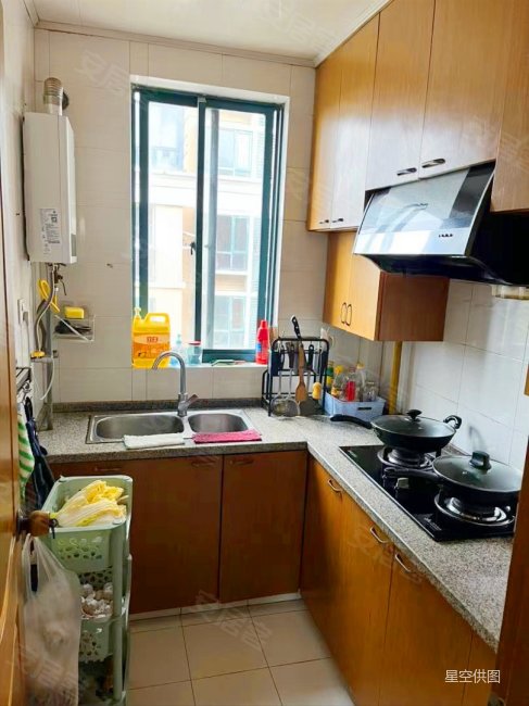 中间好楼层装修好出行方便满五临地铁居住密度低