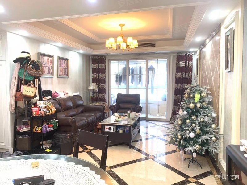 九龙仓时代上城繁华里4室2厅2卫137.01㎡南235万