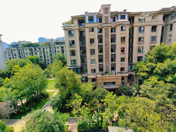 重庆渝北照母山约克郡壹號湖畔约克郡壹号湖畔品质洋房 住家豪装出租.