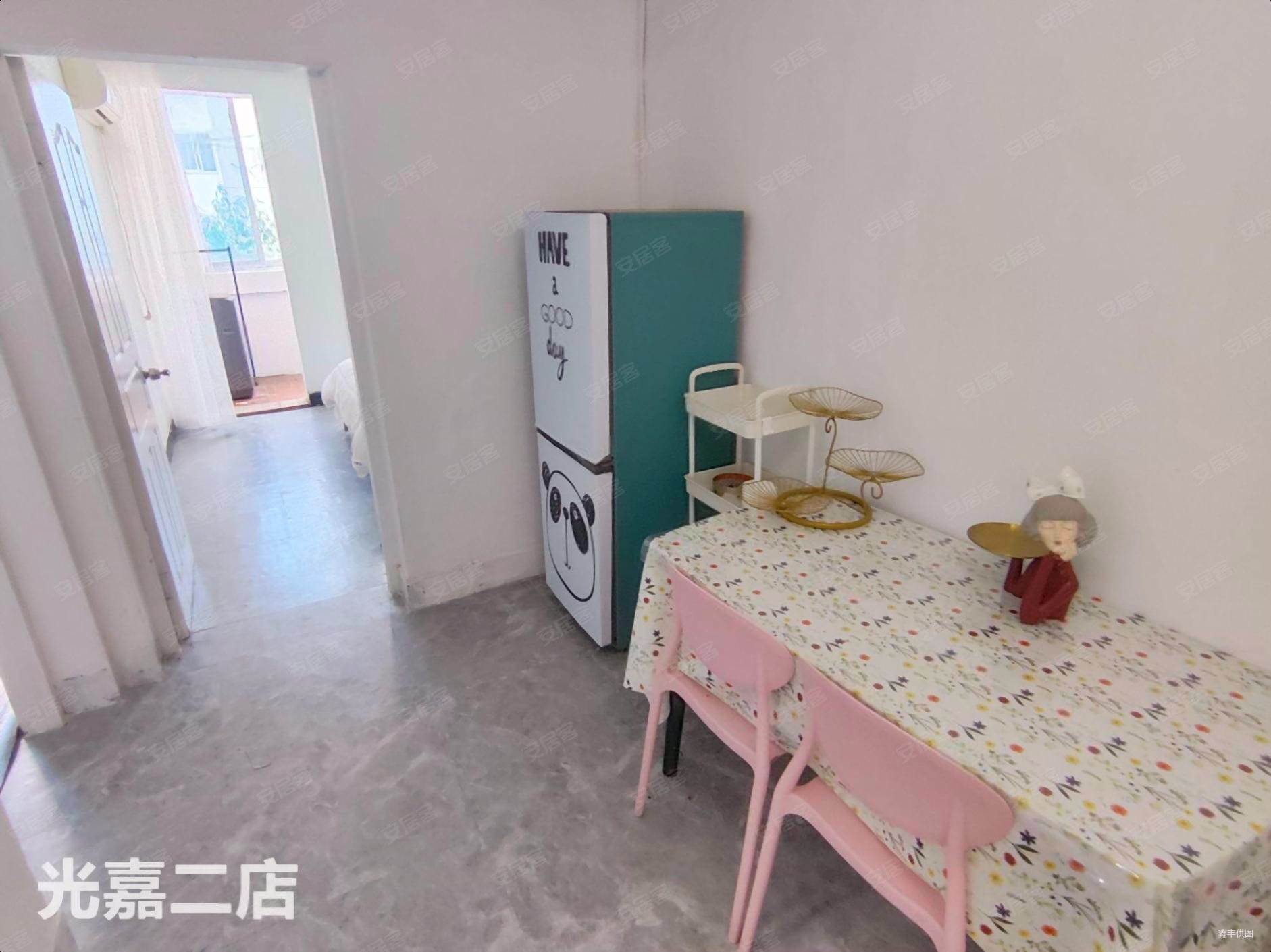 新枫公馆 南北通透 中间楼层采光好 出行方便 集中供暖