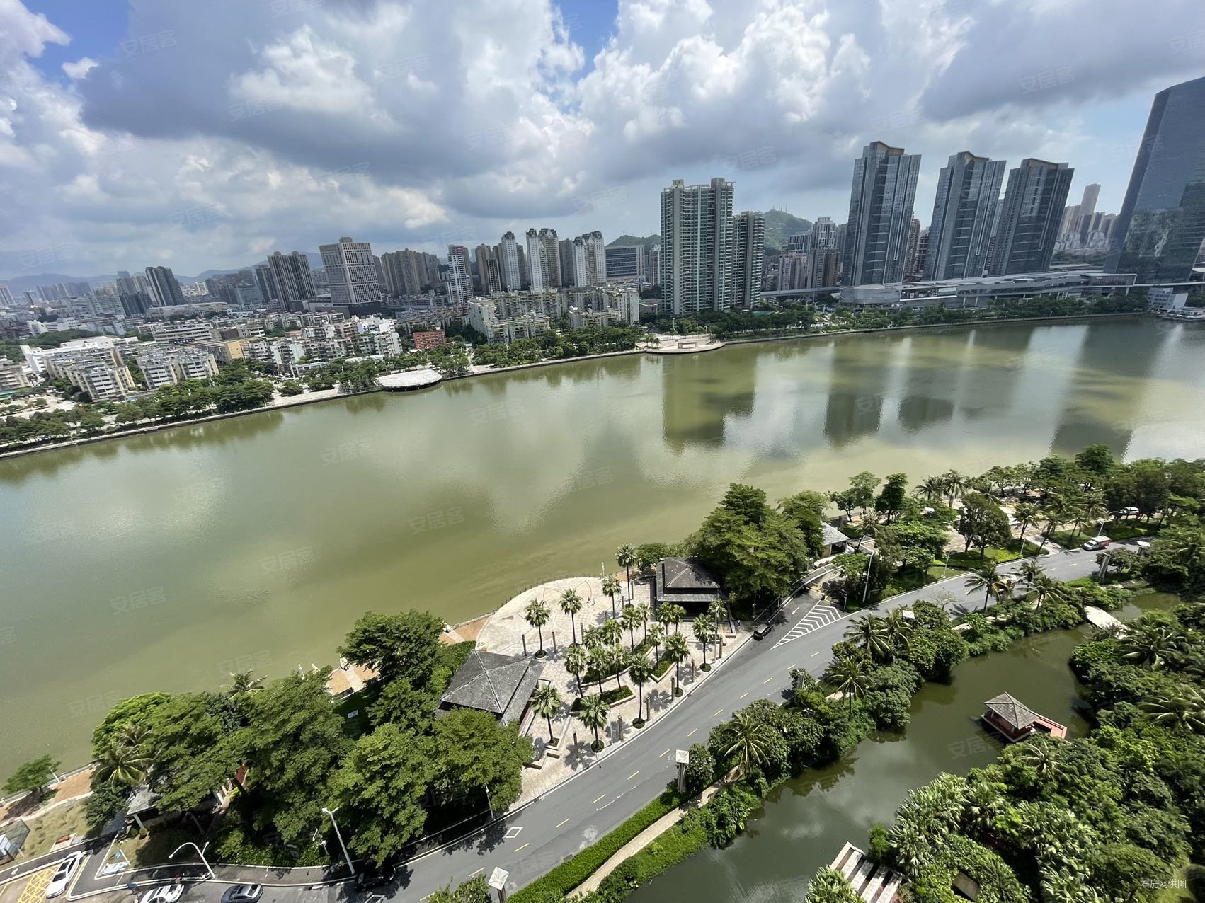 华发新城三期(碧水蓝天)4室2厅3卫226㎡东南630万