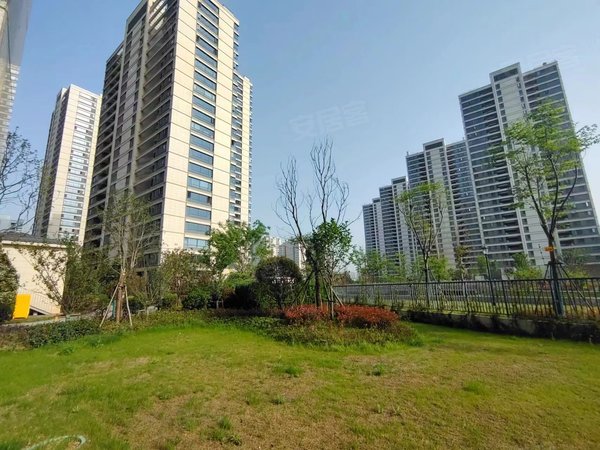 杭州富阳富春万达同心湾(北区)(不收中介菲)精装修西边套,诚心出租