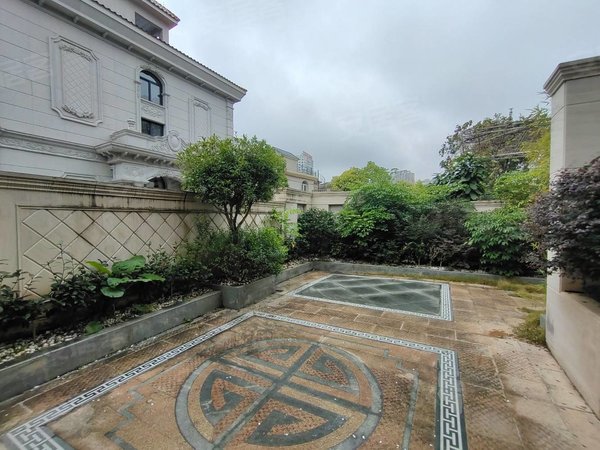 南宁青秀凤岭南中房翡翠园(一期别墅)实拍!