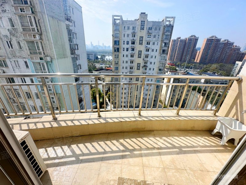 武汉房产网>武汉二手房>东西湖二手房>金银湖二手房>沿海丽水佳园>800