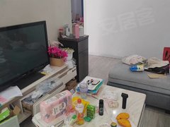 钟楼滩小区房屋出租，家具家电齐全，拎包入住