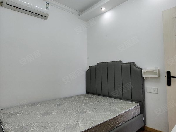 湖州吴兴南太湖新区碧桂园金茂悦房子,精装修周边配套齐全交通便利,一室一厅一卫一厨出租出租房源真实图片