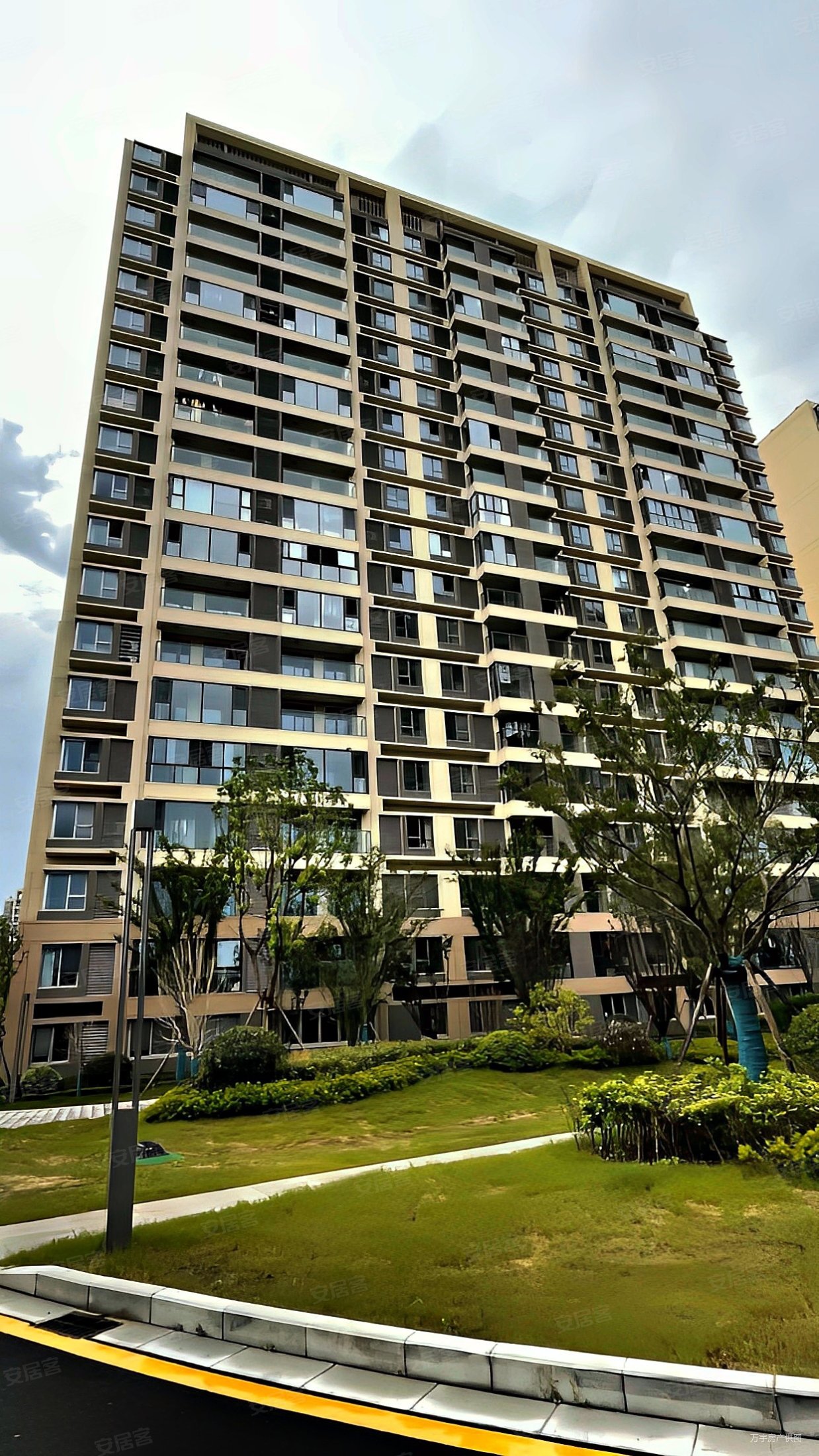 紧邻嘉定刚需次新小区温馨三房拎包入住看房方便