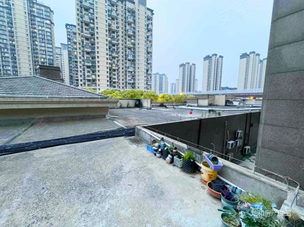 急急急 正荣豪华装修大四方 户型南北通透 核心地段 配套成熟