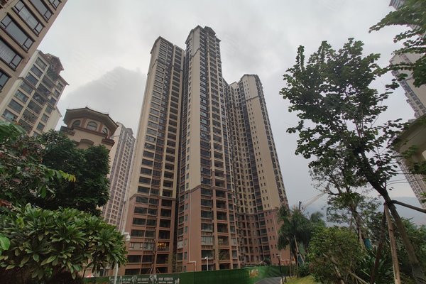 肇庆二手房 中源誉峰 > 欧阳世杰解读中源誉峰小区不足