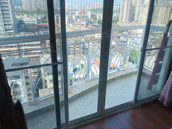 惠州惠城东湖花园阳光100新上 东平吉之岛 阳光100精装修3房2卫 干净