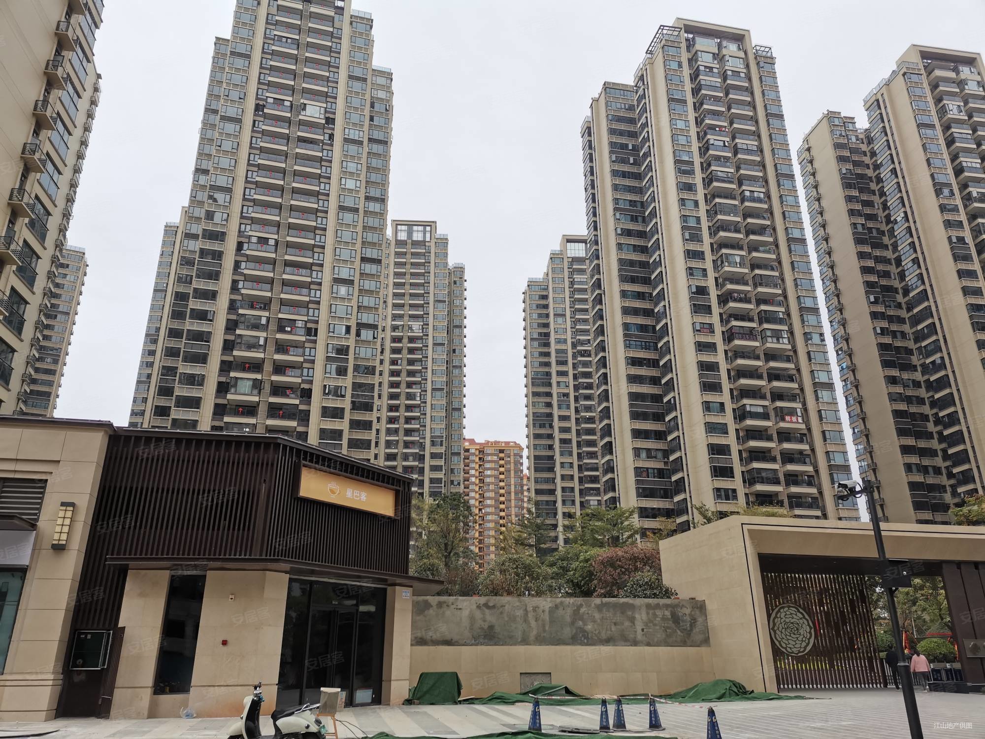 凤岭南东盟商务区旁精装三居室保利禧悦都两梯四户全新