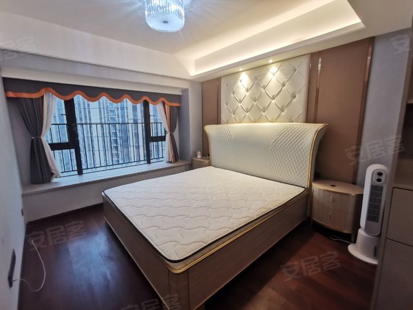 【多图】招商臻园,新塘租房,招商臻园 4室2厅2卫 电梯房 豪华装修 127