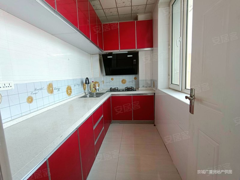 回民区海西路旁富城家园南北通透精装修房本5年外