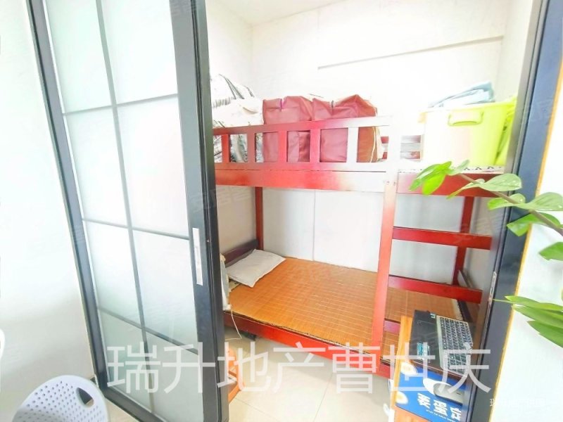 楼龄新 有电梯 中间好楼层 南北通透 近地铁 环境优美,聚豪名轩二手房