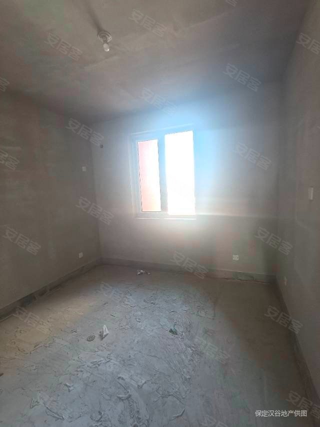 青竹园3室2厅2卫110㎡南北59万