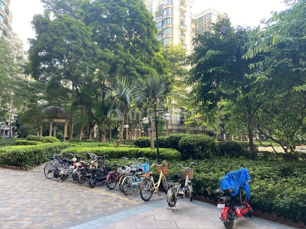 广州海珠广州塔泓景花园(b区)赤岗地铁站 电梯南向2房 精装修 居家