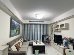 韶关武江新城区碧桂园天钻旁!带车位!天悦南北对流豪华装修三房二卫出租房源真实图片