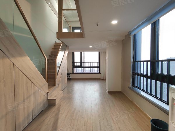 郑州郑东新区新东站片云悦公馆图片真实 商业中心 云悦公馆大面积复式