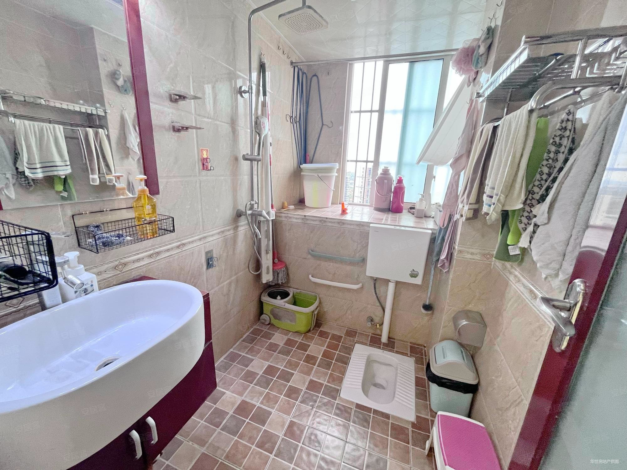 银诚东方国际4室2厅2卫116㎡南北95万