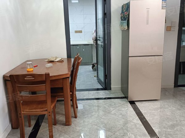 重庆合川合川区城南南桥新城北鹿上片区  凤凰小xue旁边  电梯房新