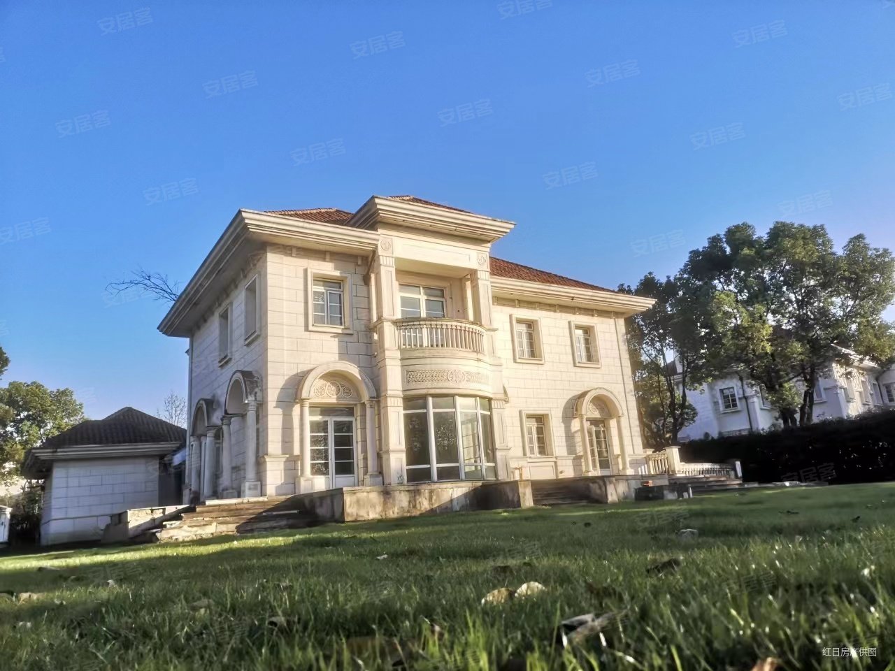 上海庄园大宅 世茂佘山庄园 花园占地5亩 建筑面积765平,世茂佘山庄园