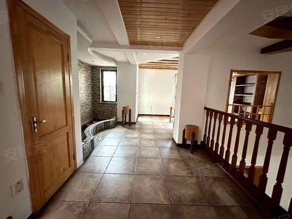 包头稀土高新区黄河大街三江尊园(别墅)租别墅找小郭 三江尊园别墅 精装修 带大院 看房方便提前联系出租房源真实图片